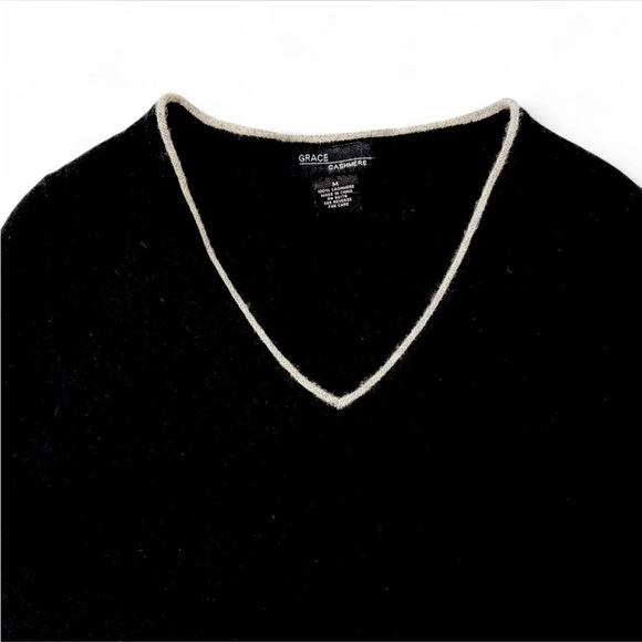 Grace 100% Cashmere Women Sweater Black V Neck Grey Trim Sz M Wardrobe Staple - Picture 4 of 5